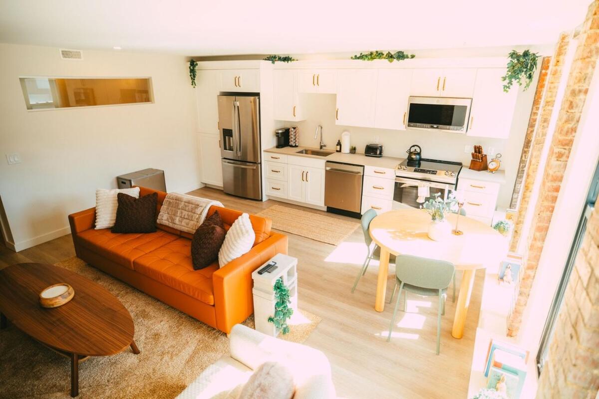 Free Parking - Historic 2BR Apartment DT Halifax - Ferienwohnung Halifax