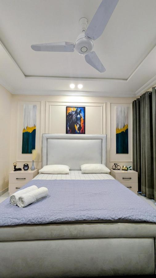 Signature suite apartments 2bhk self check-in familys - B&B Faisalabad