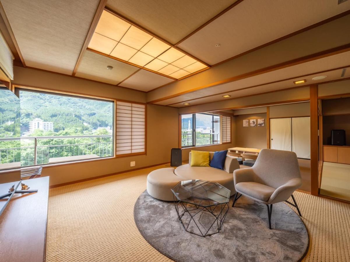 Suite with Mountain View