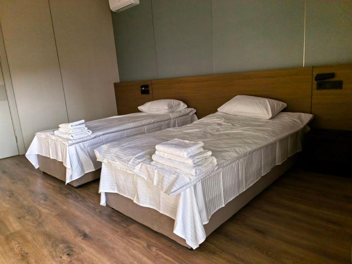 Chambre Lits Jumeaux avec Salle de Bains Privative