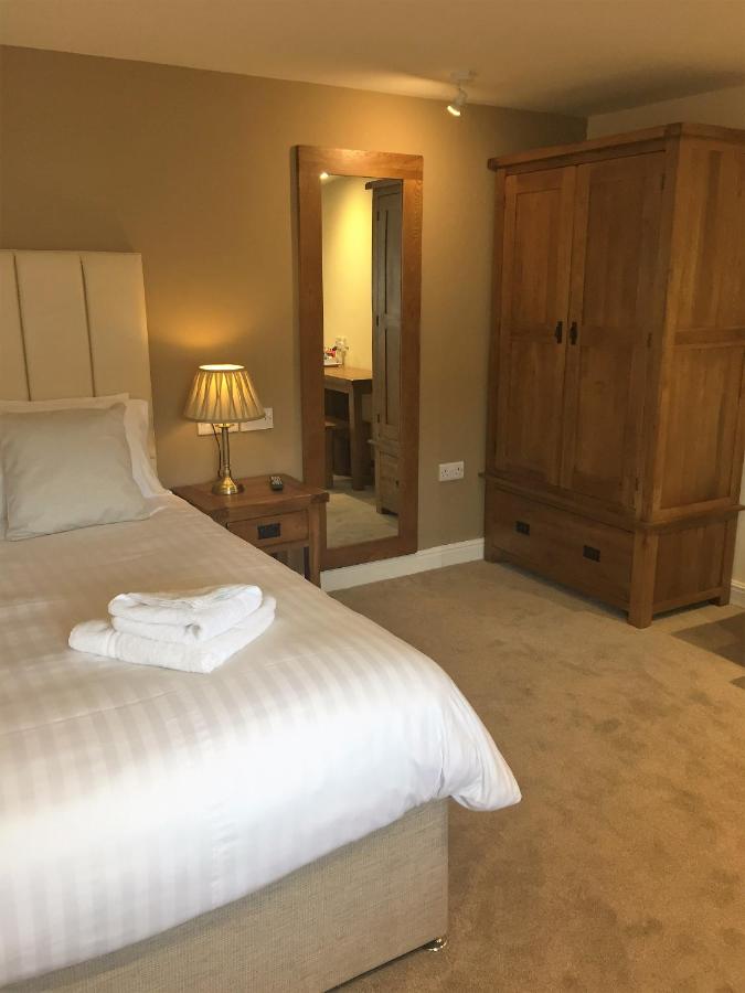 Standard Zimmer mit Kingsize-Bett