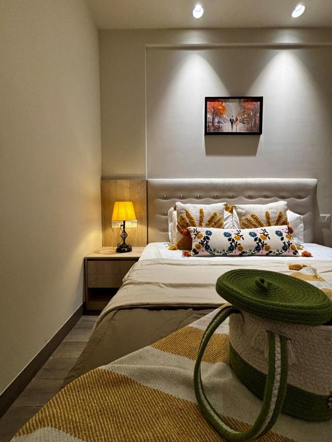 Luma Premium Stay, Near Expo Mart, Pari Chowk - B&B Greater Noida