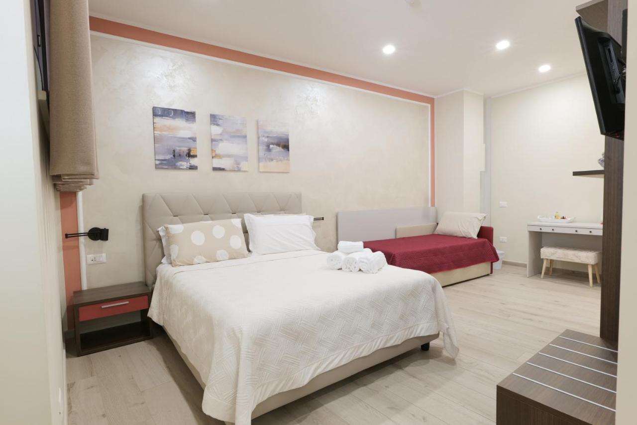 Großes Doppel-/Zweibettzimmer