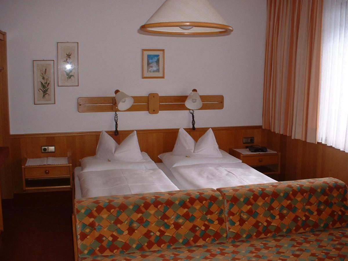 Doppelzimmer mit Gartenblick