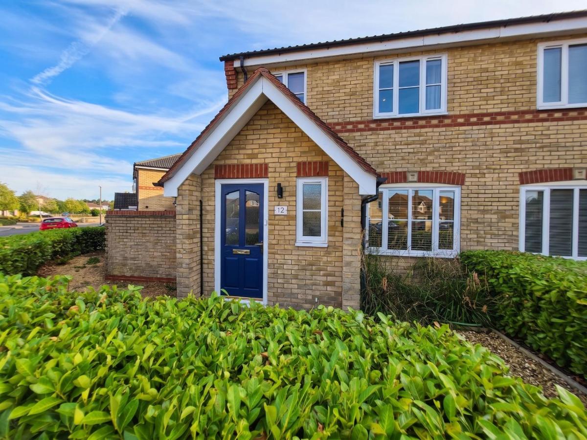 Spacious 3Bed Home - Contractor - Driveway - Sleeps 5 - Chambres d'hôtes Milton Keynes
