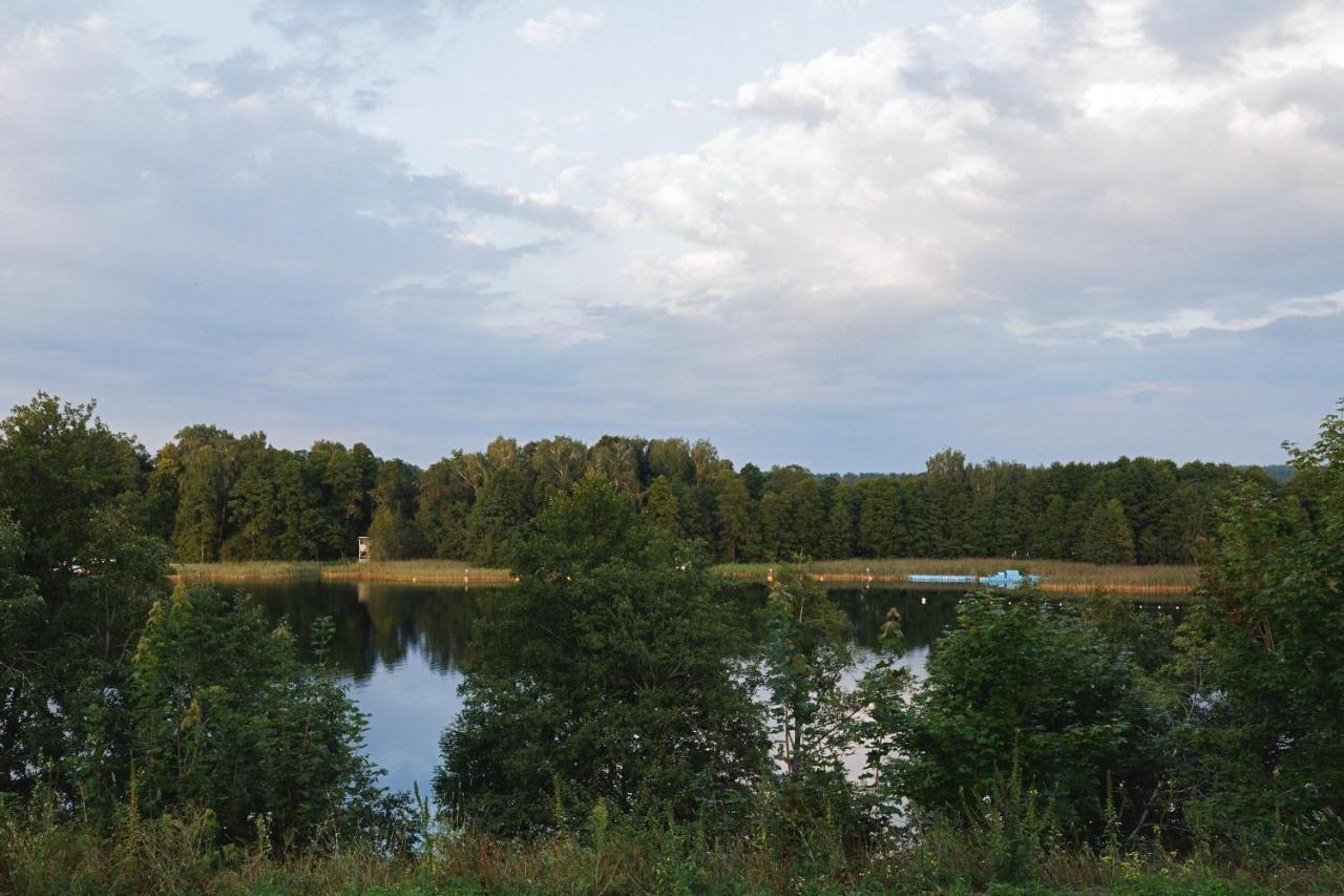 One-Bedroom Suite with Panoramic Lake View