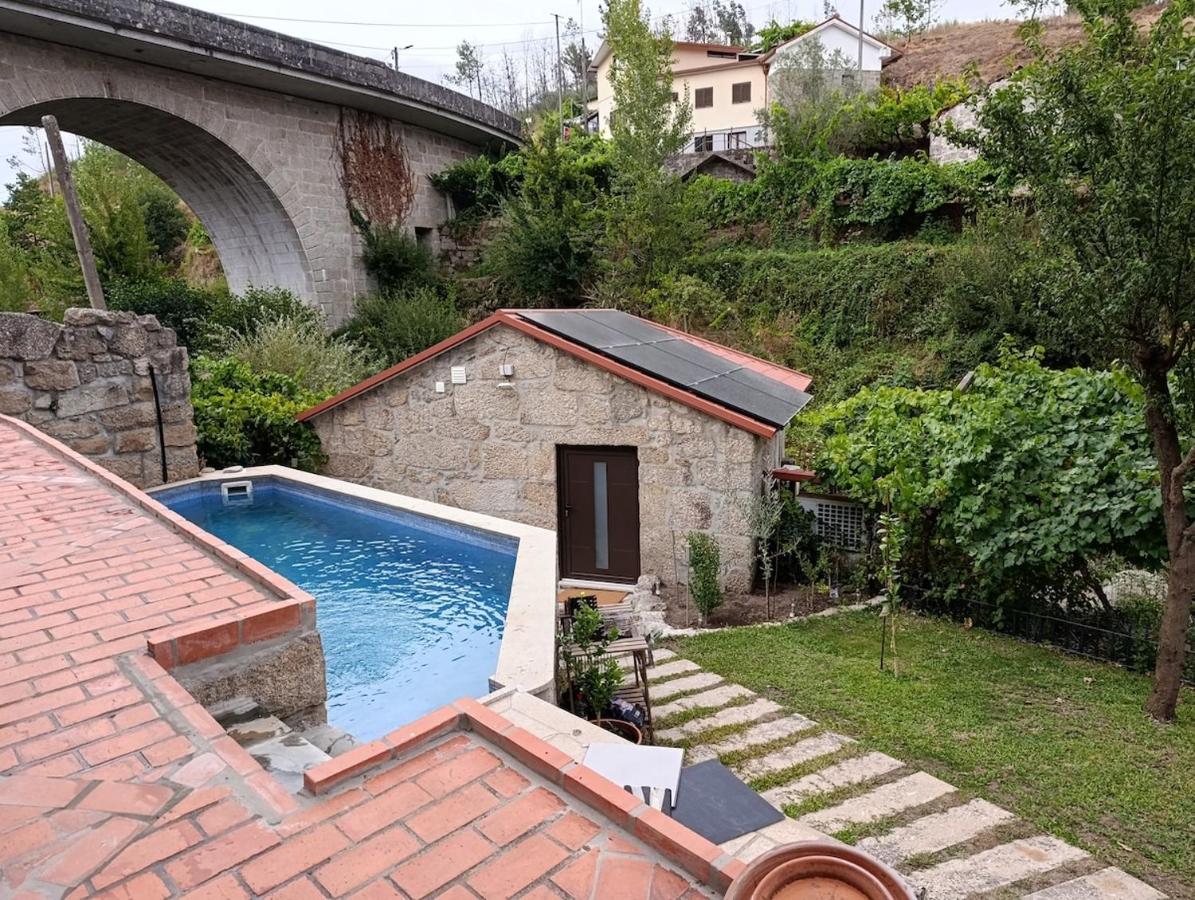 Rustic Watermill Escape Moinho Rocha - B&B Eiriz