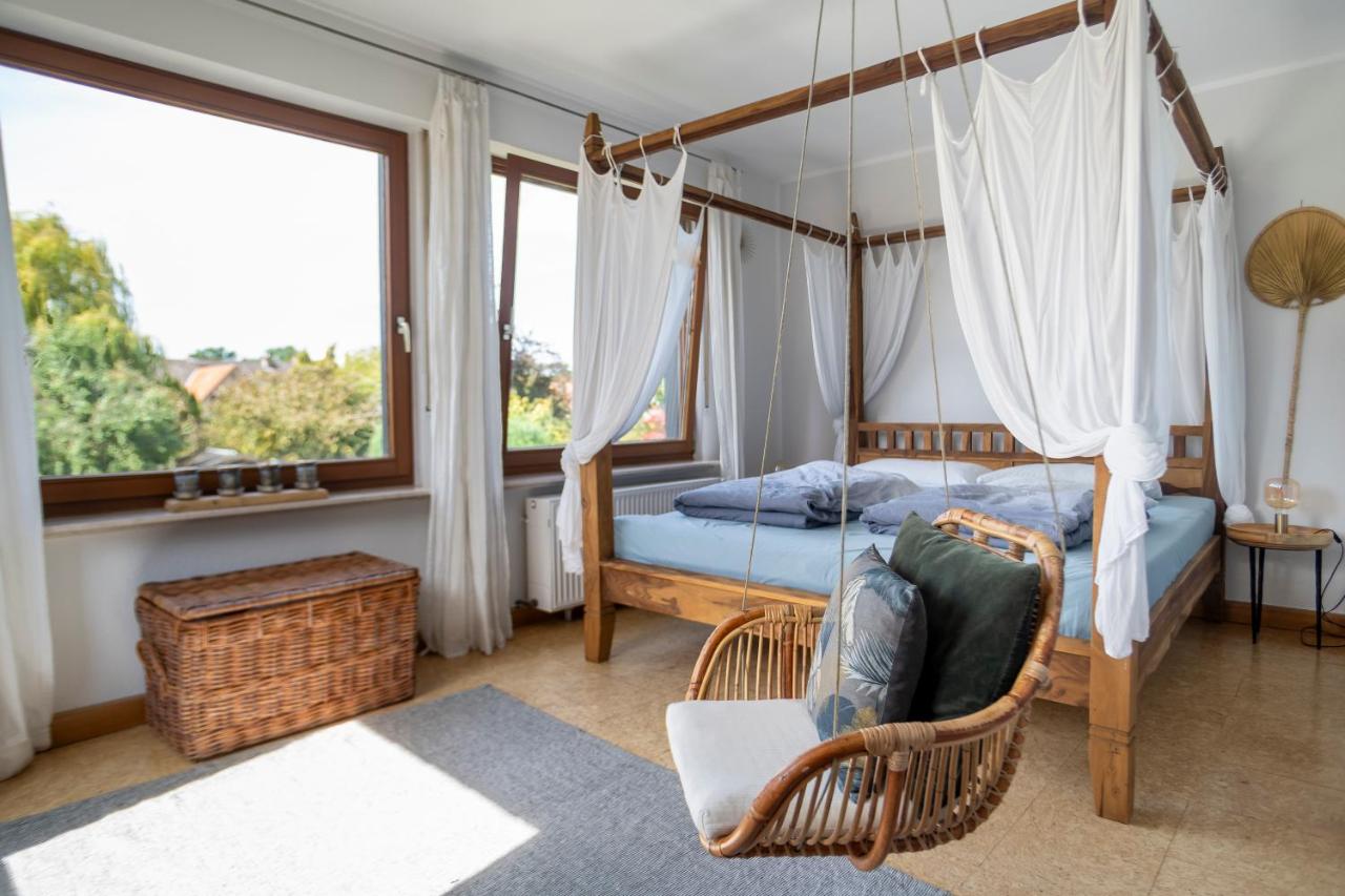 Heimathafen Hannover- Big House with swimmingpool, sauna and garden - B&B Hanover