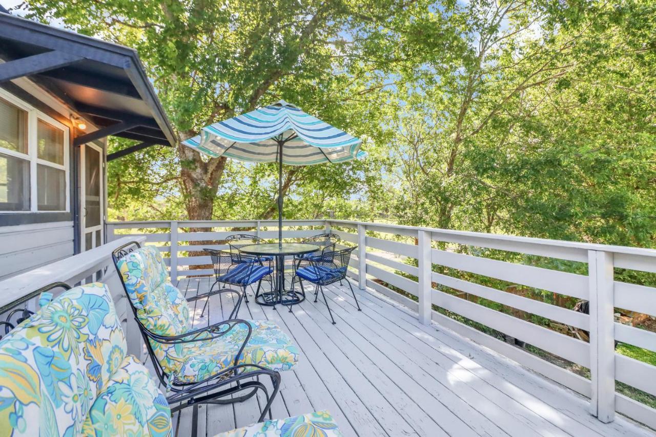 Bandits Hideaway-The Loft - B&B Wimberley