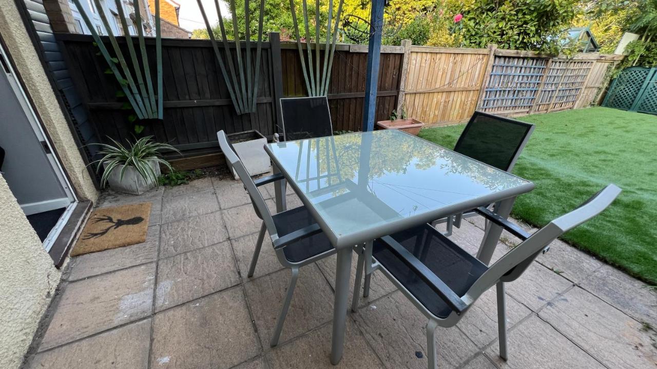 No10 Bristol 2 Bedroom house with private garden and driveway - B&B Bristol