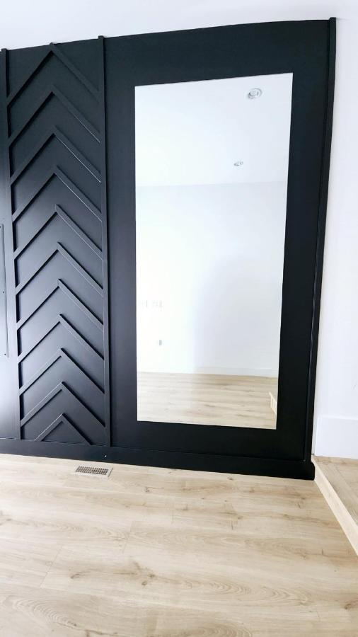 Stylish Lux Home, Steam Shower for your relaxation, Groups are Welcomed - Ferienwohnung Langley