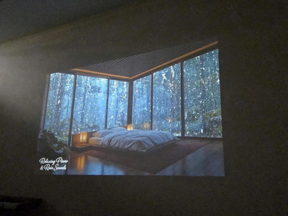Deluxe Room (2 Adults + 1 Child)