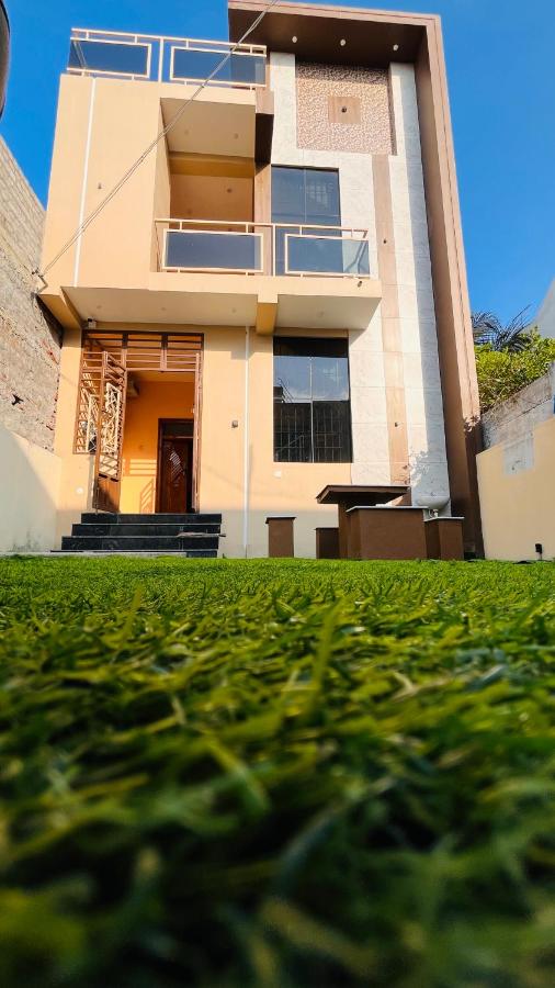 The Bloom - Near Eden Beach, Pondicherry, with Private Parking - B&B Puducherry