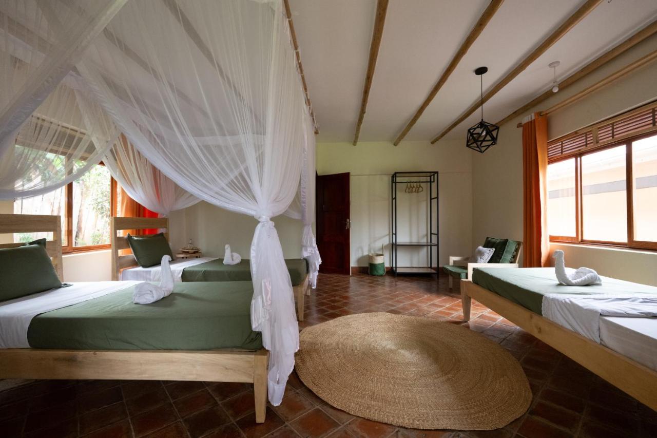 Chambre Triple avec Salle de Bains Privative