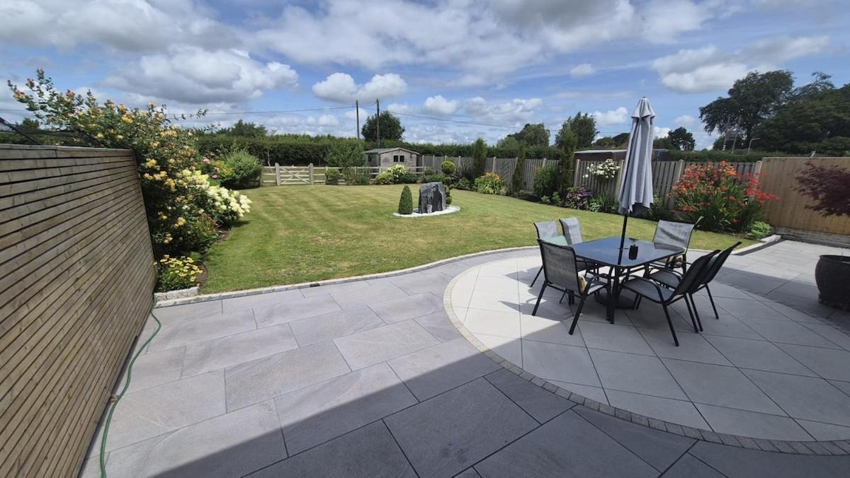 The Paddocks, Luxury Barn Retreat, Wolseley Bridge, Cannock Chase, Staffordshire - B&B Colwich
