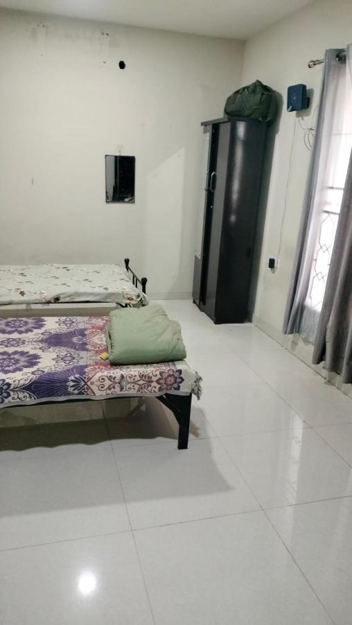 Coral dormitory - Bed and Breakfast Nagpur