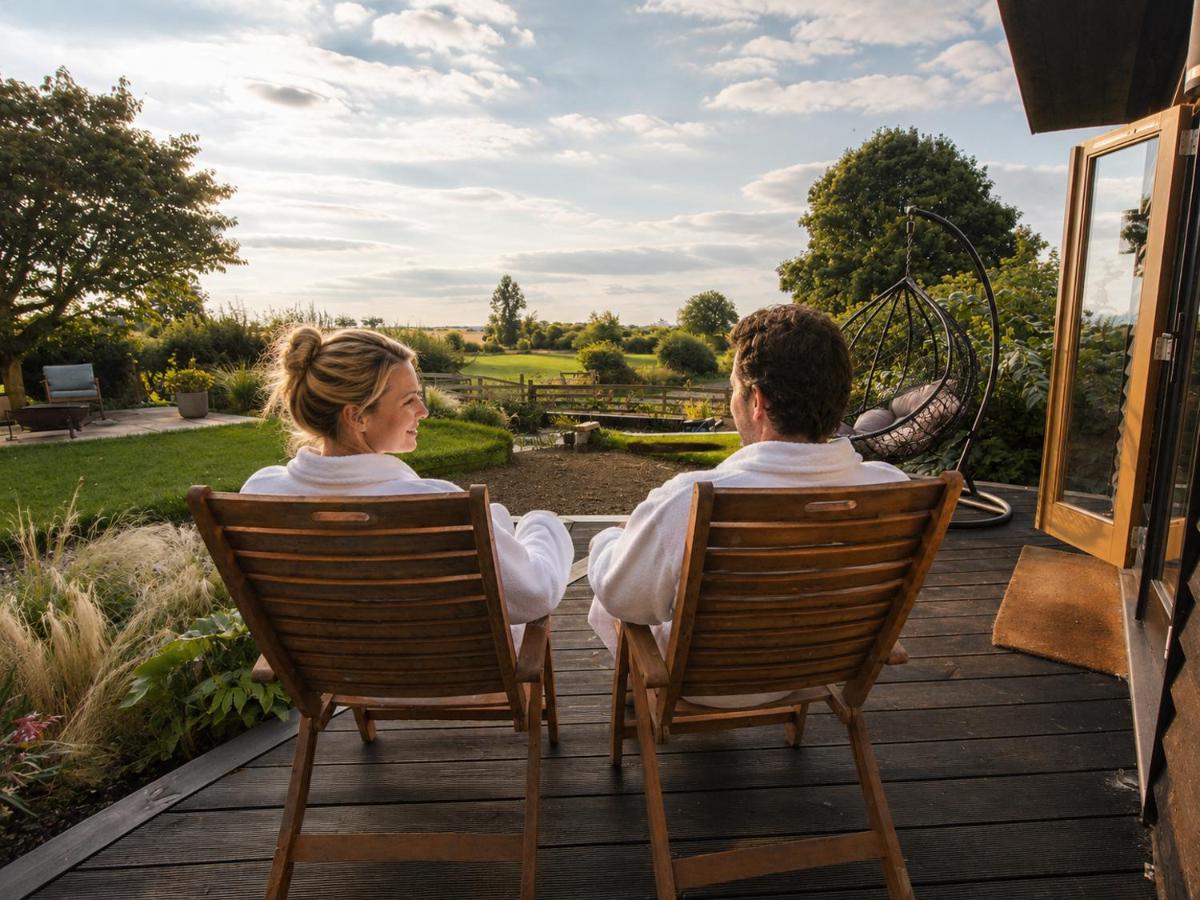 Bastle Retreats Farm Cottage with Optional Sauna - Bed and Breakfast Duns