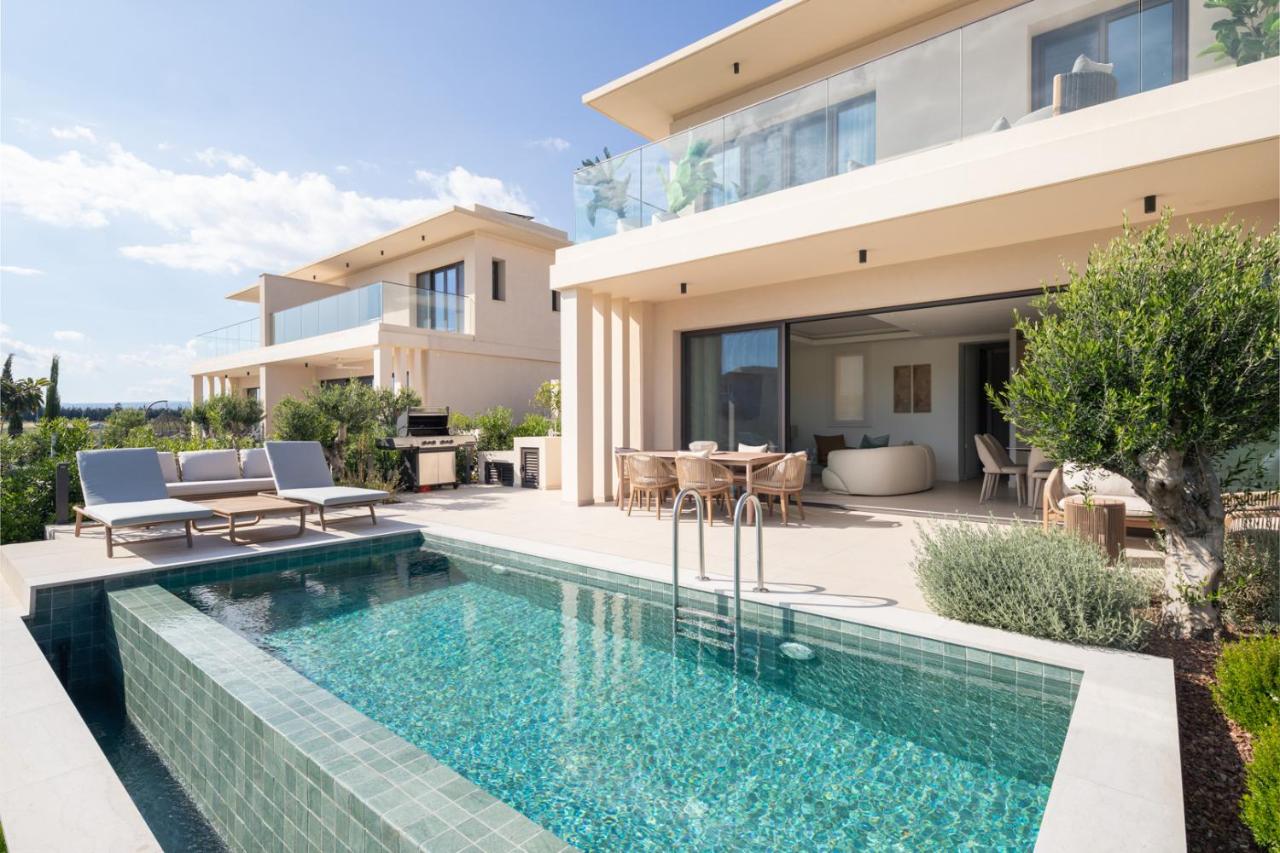 Silk & Stone Villa, Limassol Greens Golf Resort - Bed and Breakfast Trachóni
