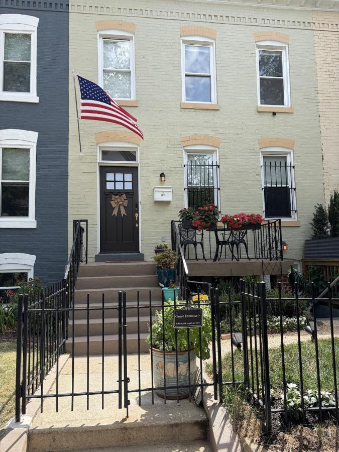 Historic 3BR Rowhome with Parking Near Union Market - B&B Washington D.C.