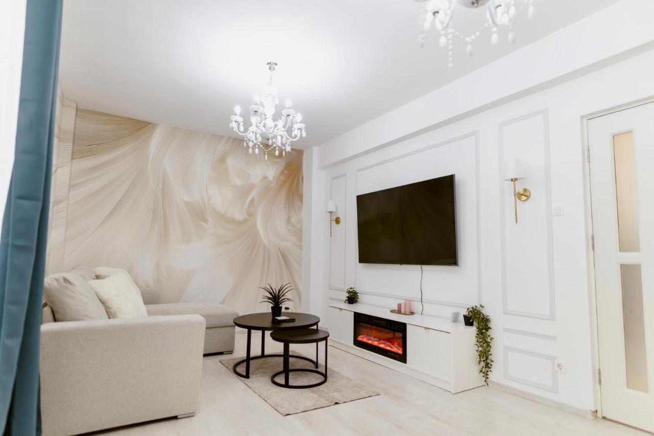 Luxury Residence Renovated Apartment with Private Parking - Chambres d'hôtes Târgu Mureş