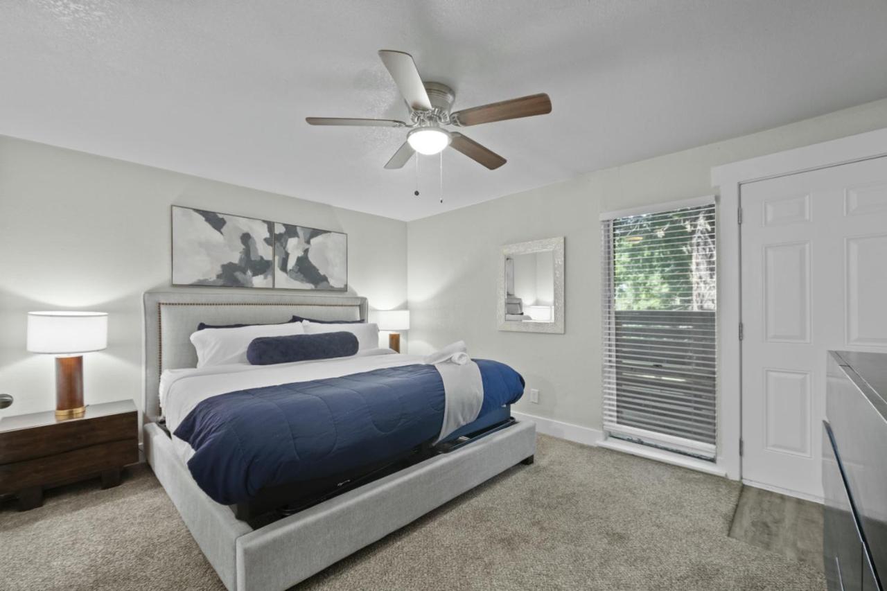 Spacious and Stylish Apartment right near ATT Stadium - Ferienwohnung Arlington