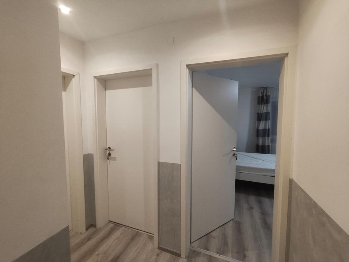 1 Zimmer Apartment mit eigenem Bad & Toilette - Chambres d'hôtes Niedernhausen