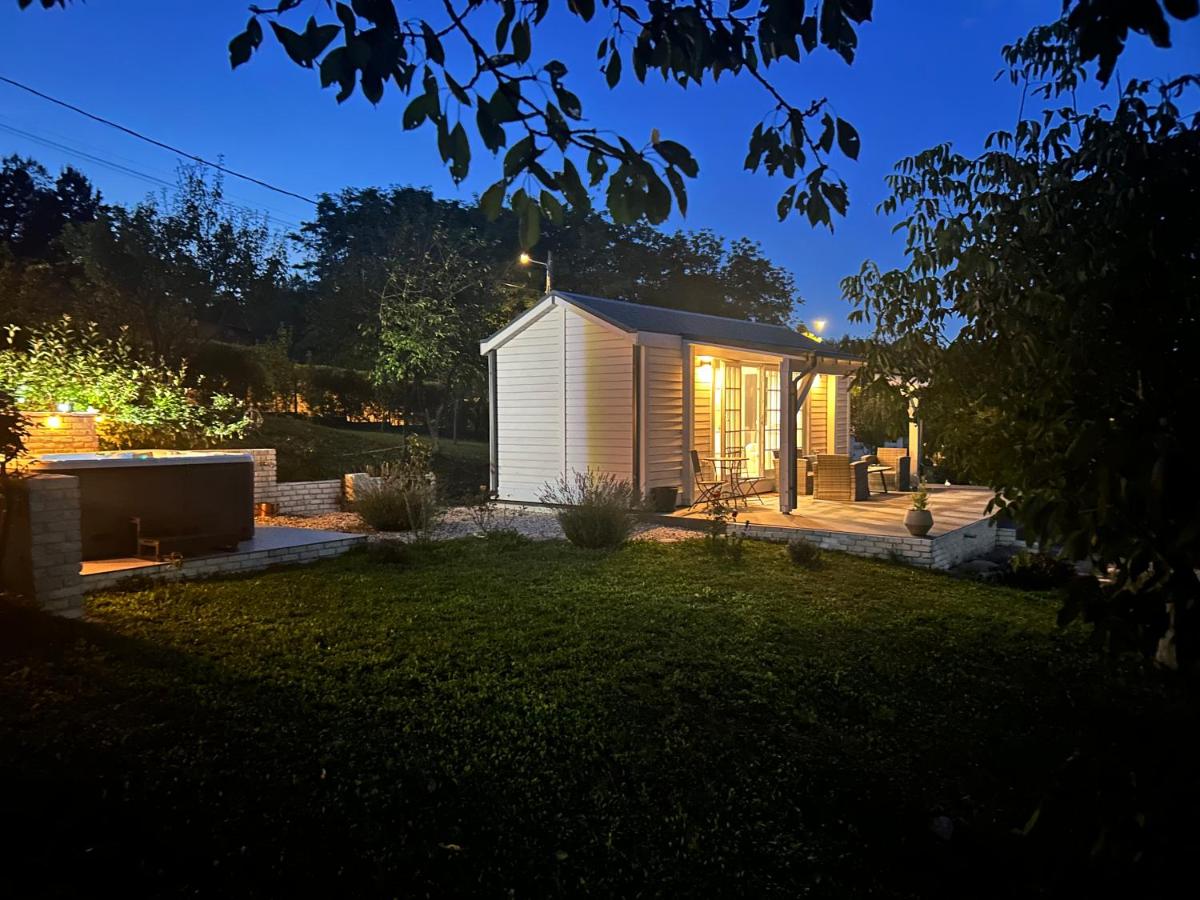 Casuta din Deal - Hilltop Boutique Cottage - Chambres d'hôtes Curtea de Argeş