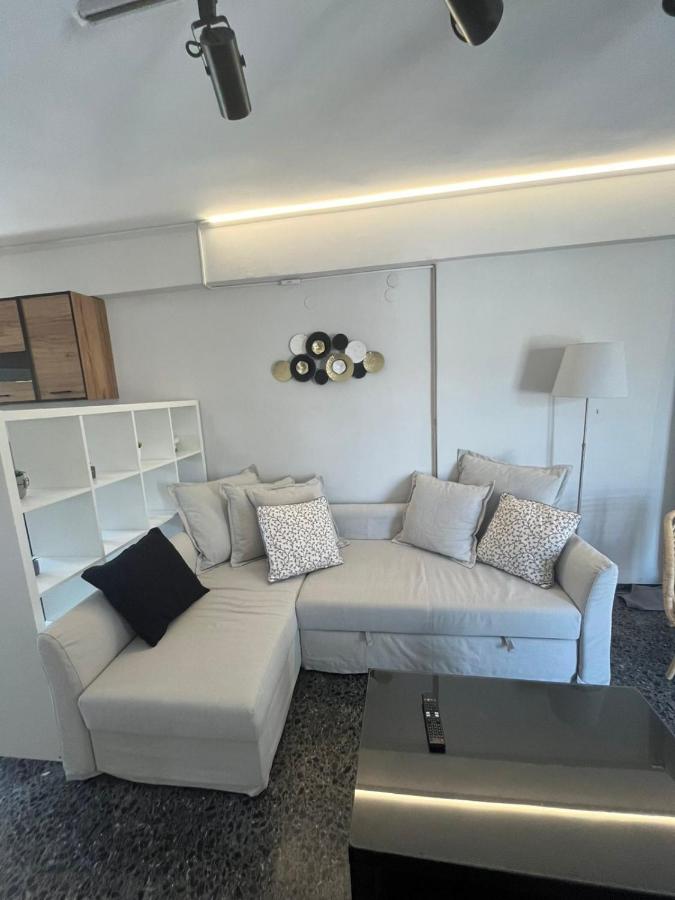 A Hidden Gem for Rest and Relaxation - Ferienwohnung Saronída