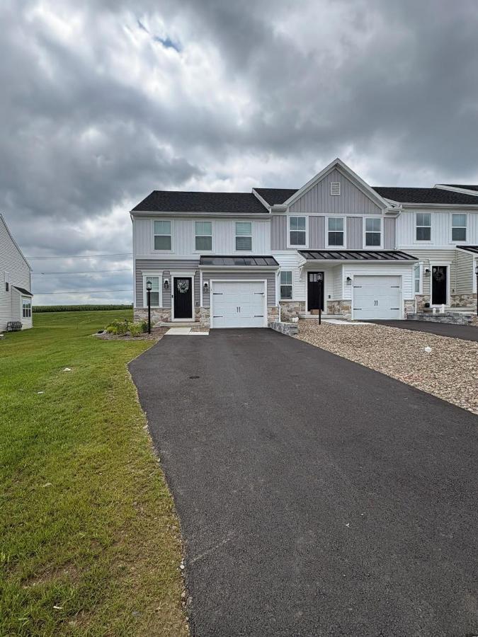 Allen Street - Sleeps 13 - Game Room - Near PSU - Bed and Breakfast State College