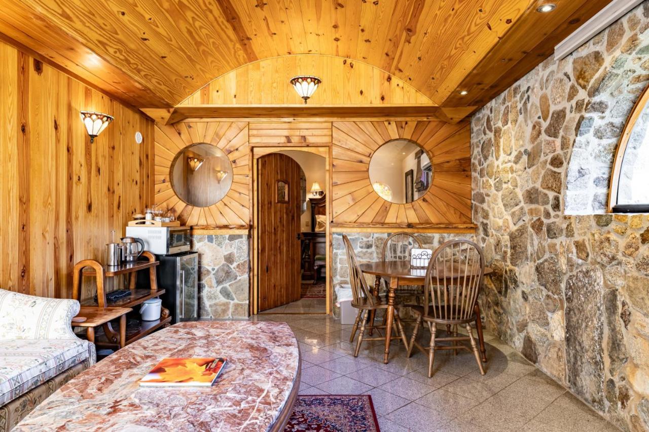 Shire Suite at White Lotus Eco Spa retreat - Chambres d'hôtes Stanardsville