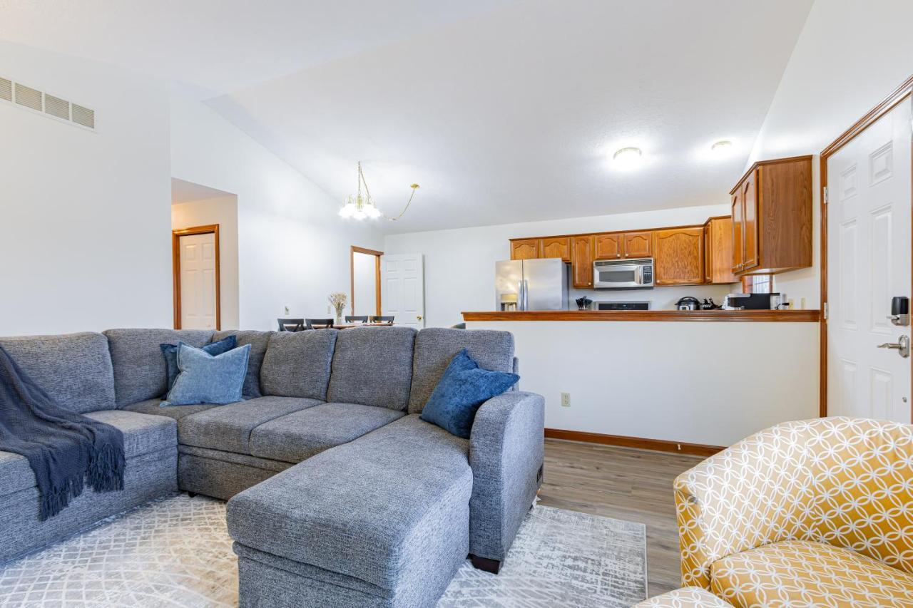 Comfort Awaits at Cozy Get Away - Dog Friendly - Chambres d'hôtes Akron