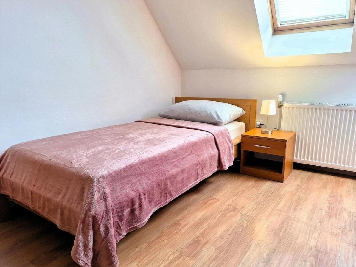 Driepersoonskamer met Eigen Badkamer