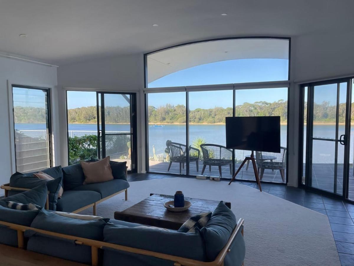 Absolute Waterfront Beach House - B&B Minnamurra