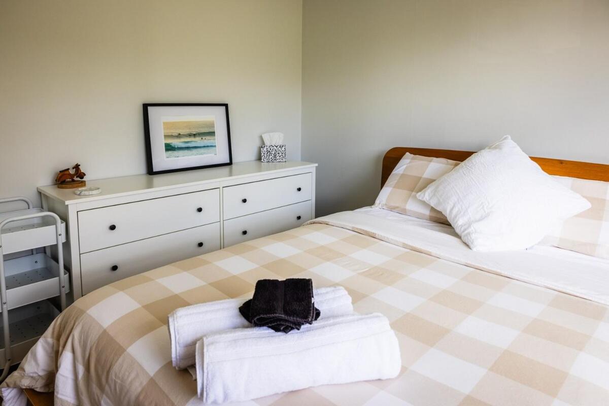 Coastal Cottage at Stanmore Bay Beach - Ferienwohnung Whangaparaoa