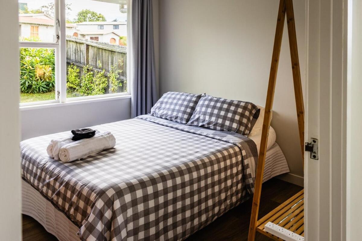 Coastal Cottage at Stanmore Bay Beach - Ferienwohnung Whangaparaoa