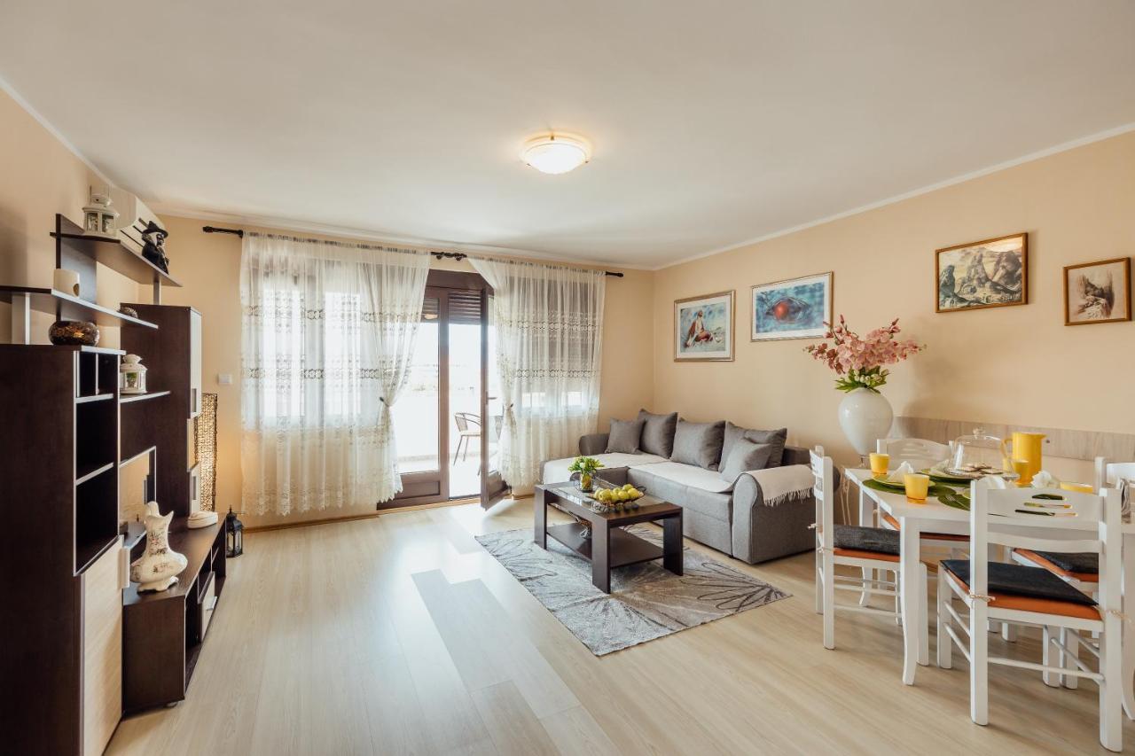 Apartments Kosta - Bed and Breakfast Tivat