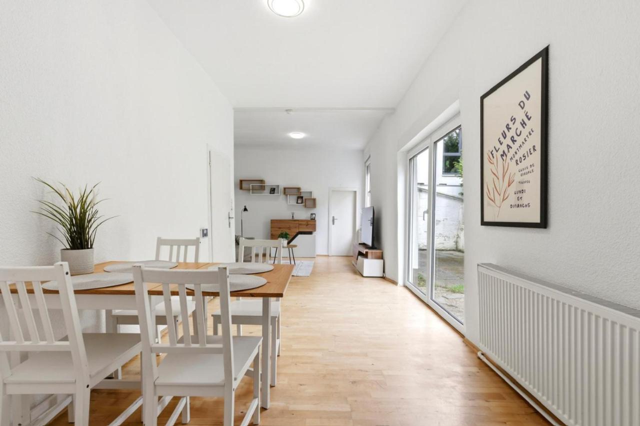 Apartamento de 1 dormitorio con jardín