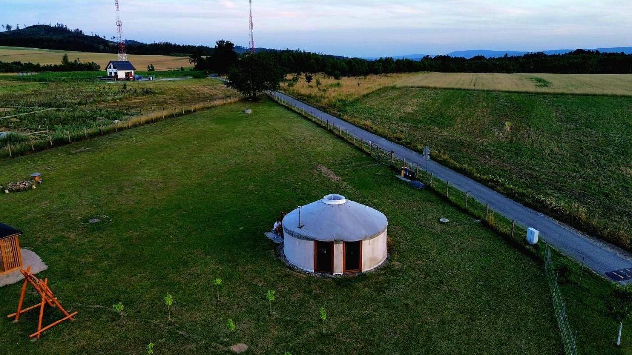 Jurta w Dębowinie wśród Gór i Lasów by Nestri - B&B Dębowina