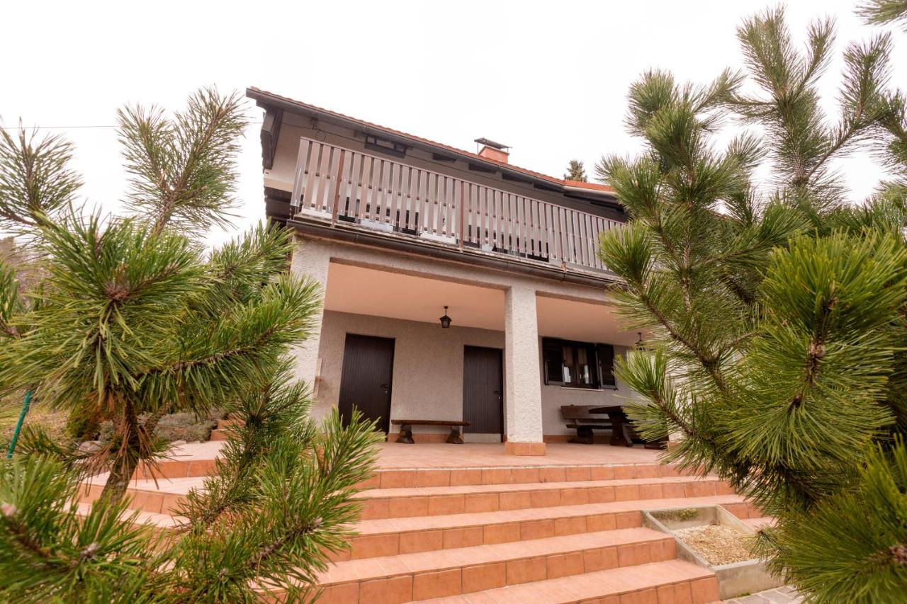 Cosy Hill Home Rucman With a Breathtaking View - B&B