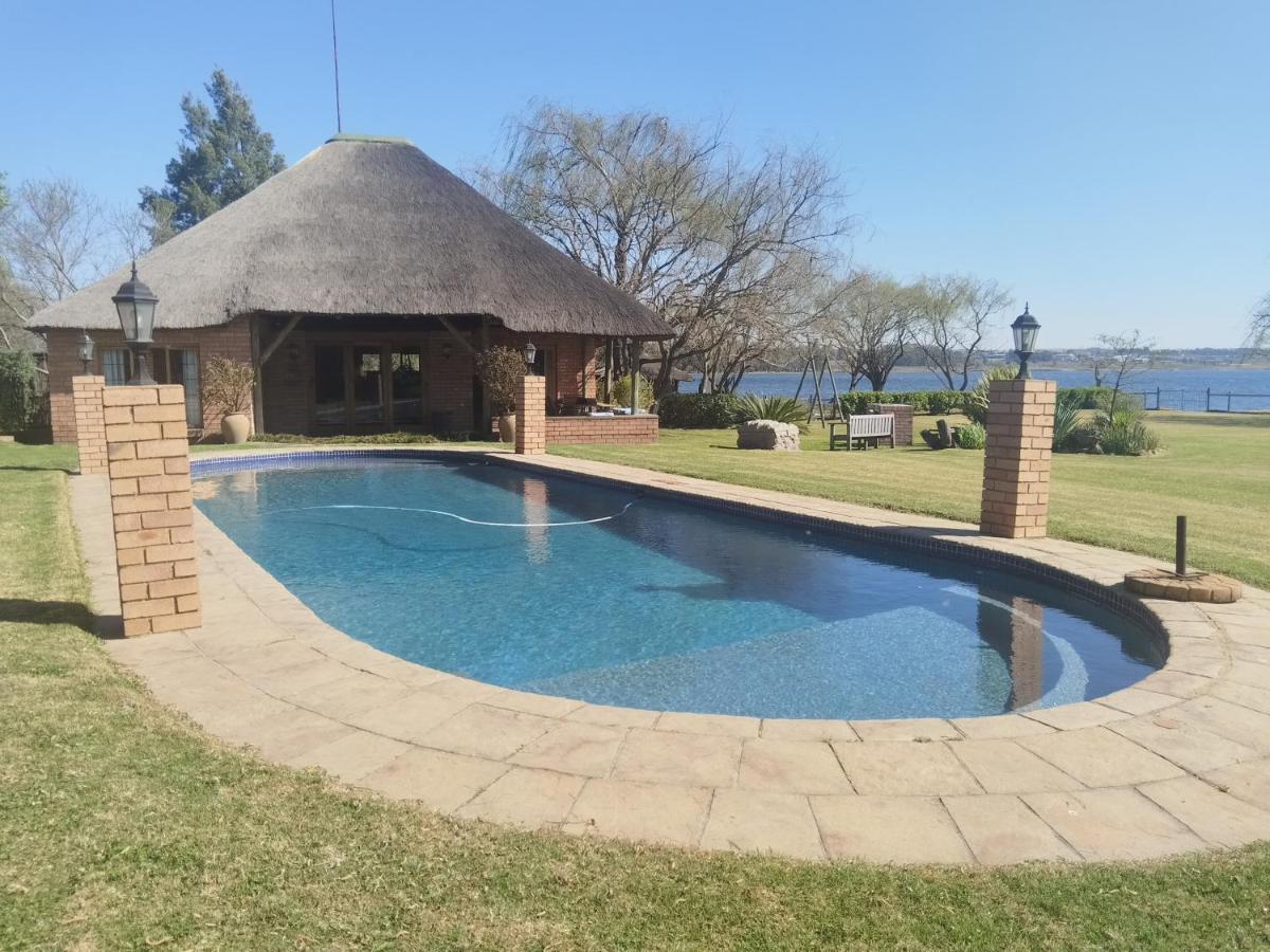 Willow waters cottage - B&B Emalahleni