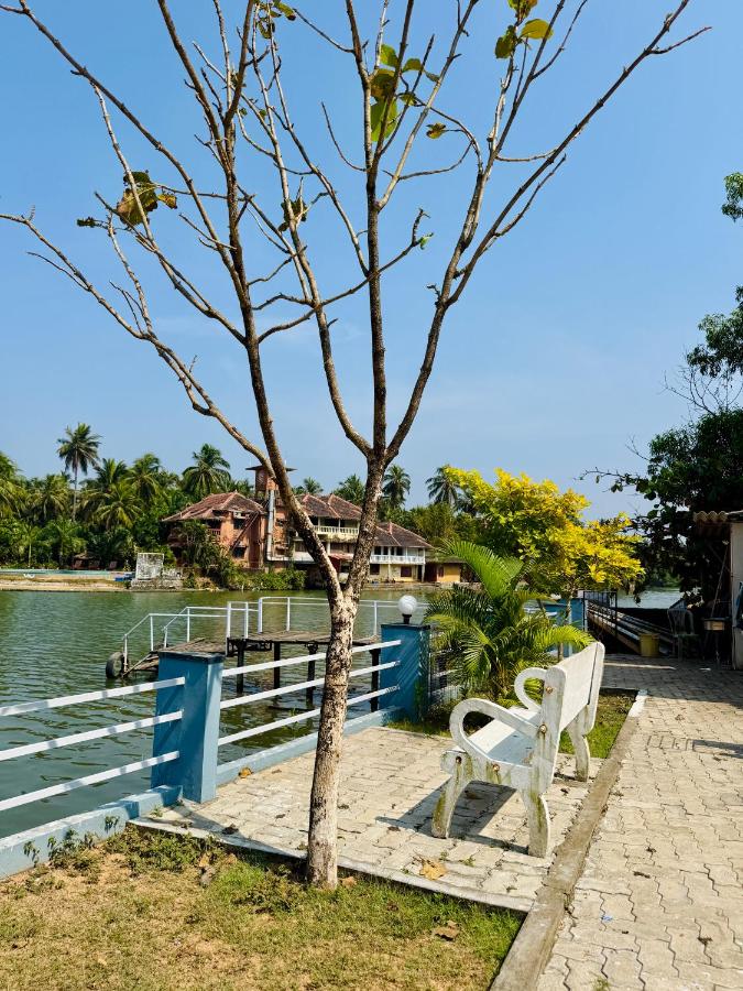 The Glass water stay - B&B Kalliānpur