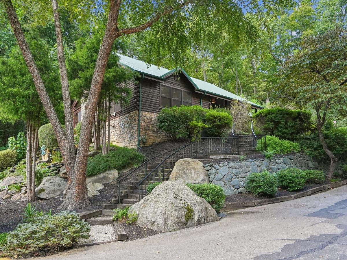 Cubs Cove - B&B Gatlinburg