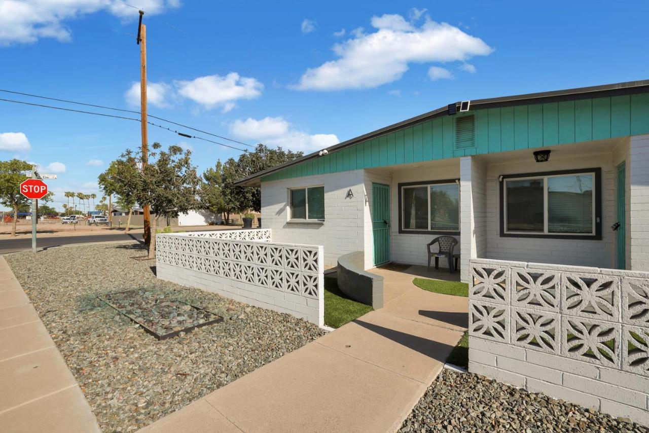 Spacious 2BR Condo, Steps to Downtown Gilbert, King Bed & Laundry - B&B Gilbert