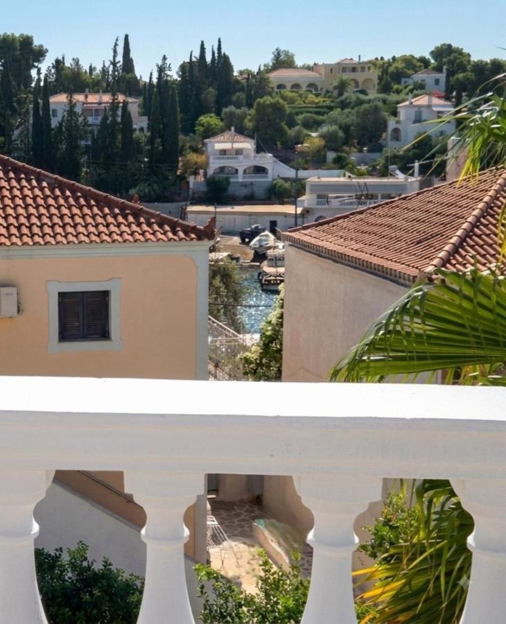 VERANDA Palio Limani Spetses - Chambres d'hôtes Spétses