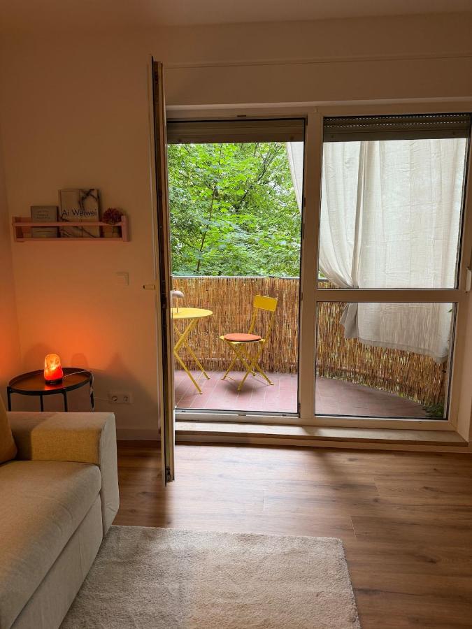 Altstadt-Apartment Halle an Oper und Uni, Blick ins Grüne, Balkon, Küche und Bad modern - Bed and Breakfast Halle