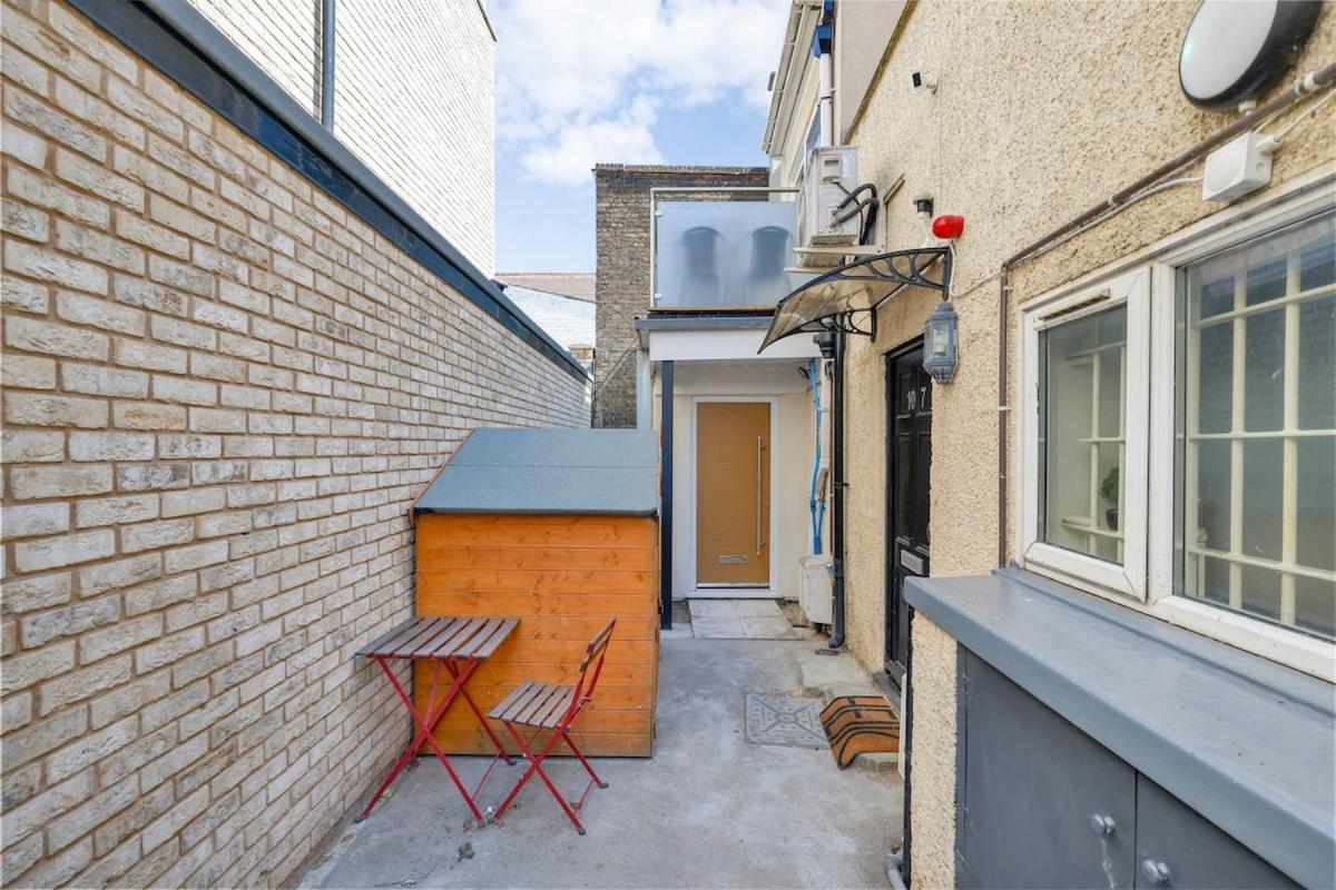 Luxury 1BR Apartment for 4 Fully Air Conditioned - B&B Londra