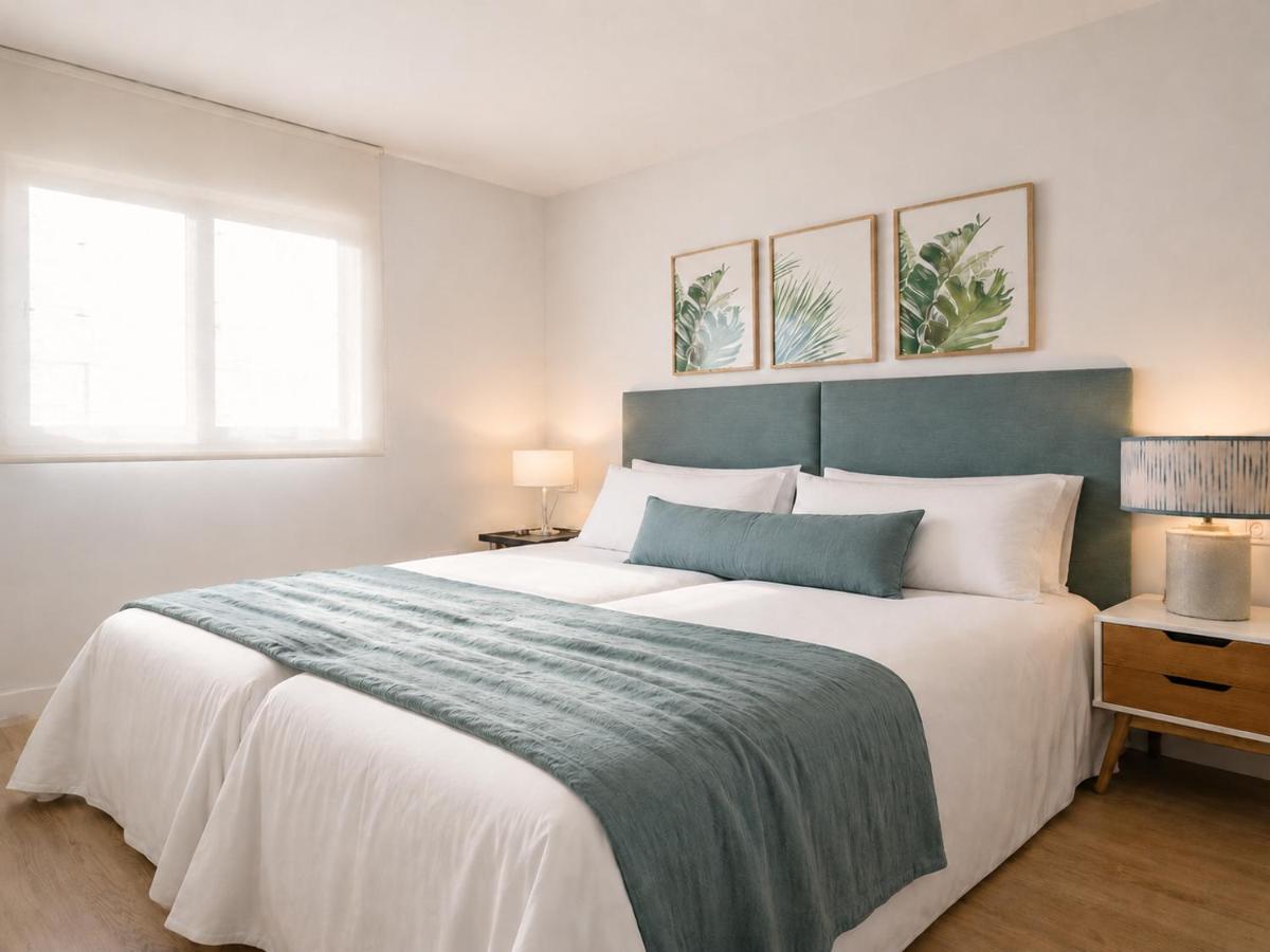Misterhost Jose de Velilla Tetuan - B&B Sevilla
