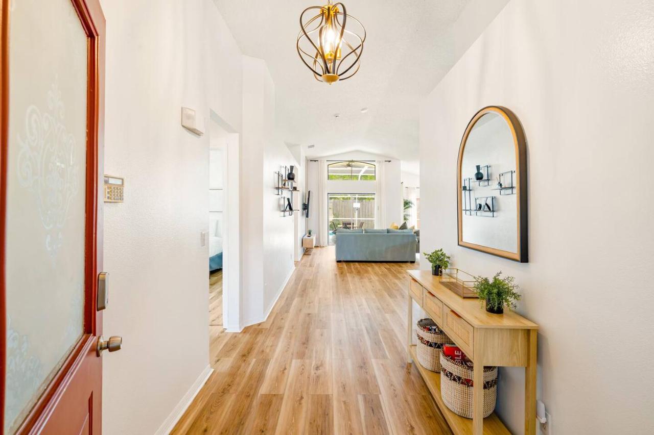 Heated pool house with mini golf 10 min to Disney - Chambres d'hôtes Orlando