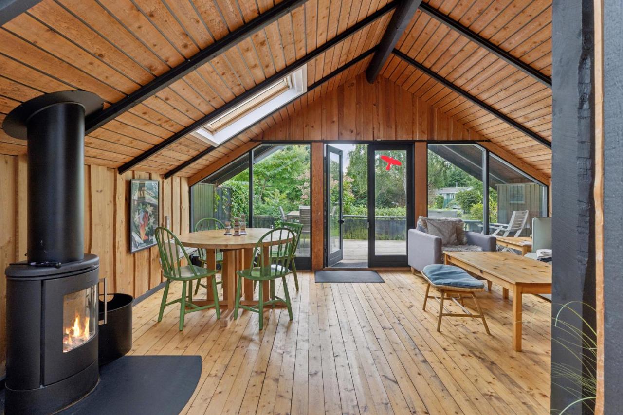 Charmantes Ferienhaus Nahe Strand Und Ort - Ferienwohnung Dronningmølle