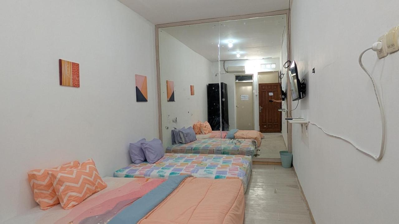 Homey near ITS & UNAIR Syariah - Chambres d'hôtes Surabaya